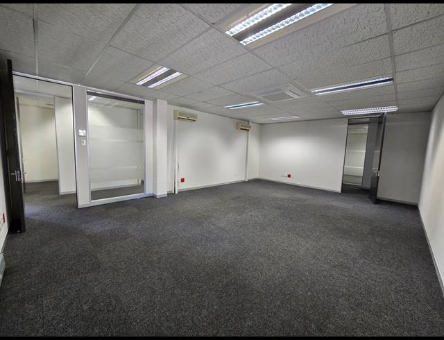 470M² OFFICE TO LET IN BRYANSTON